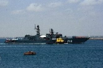 Российский военный корабль в Адене